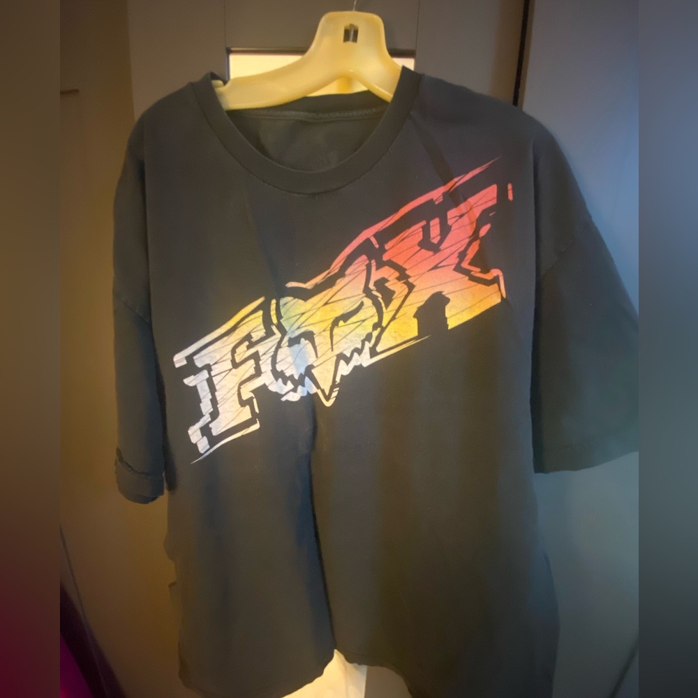 Vintage Fox Men’s Tee - Black with Gradient Logo